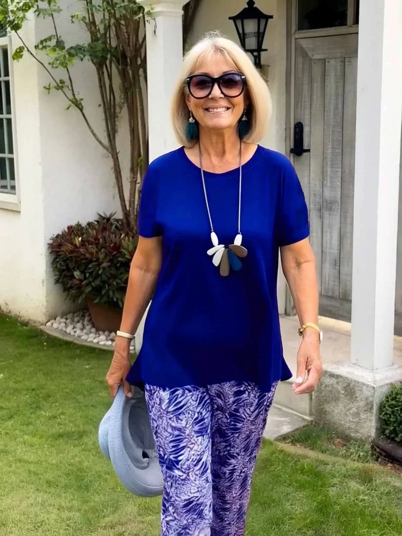 Fleur | Ensemble confortable avec t-shirt uni et pantalon imprimé pour femme