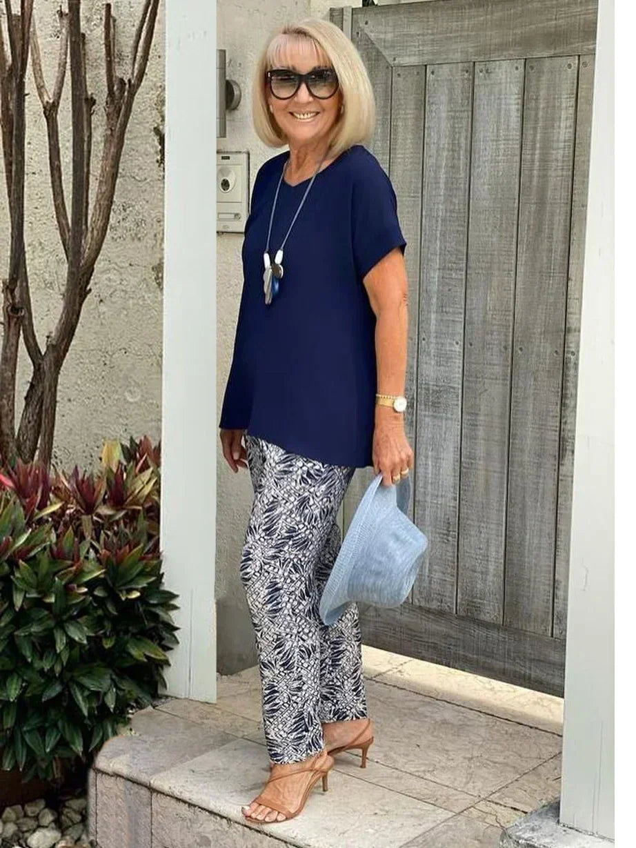 Fleur | Ensemble confortable avec t-shirt uni et pantalon imprimé pour femme